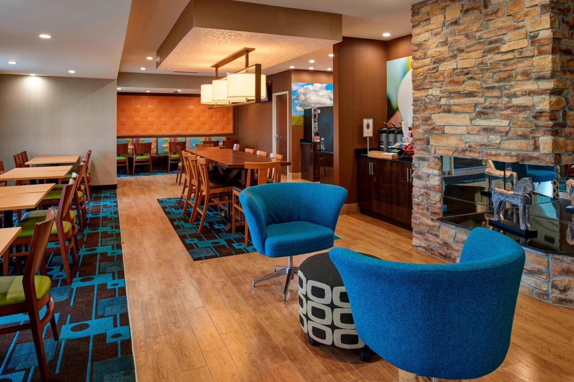 Fairfield Inn by Marriott Richmond New Paris Exterior foto